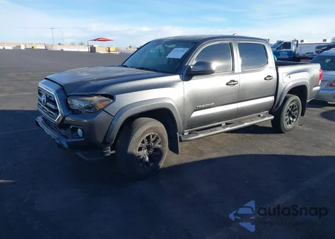 2017 Toyota Tacoma Sr5 V6 z USA, uszkodzony, nr VIN 3TMAZ5CNXHM042327